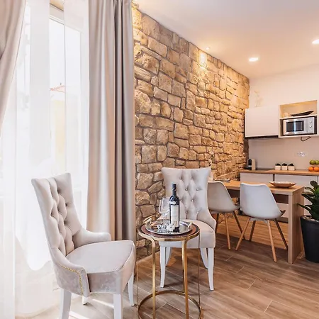 Four Elements Split Apartment Exterior photo