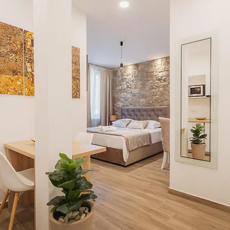 Four Elements Split Apartment Exterior photo